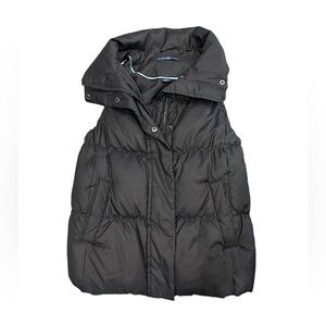 Black puffy Gap down vest